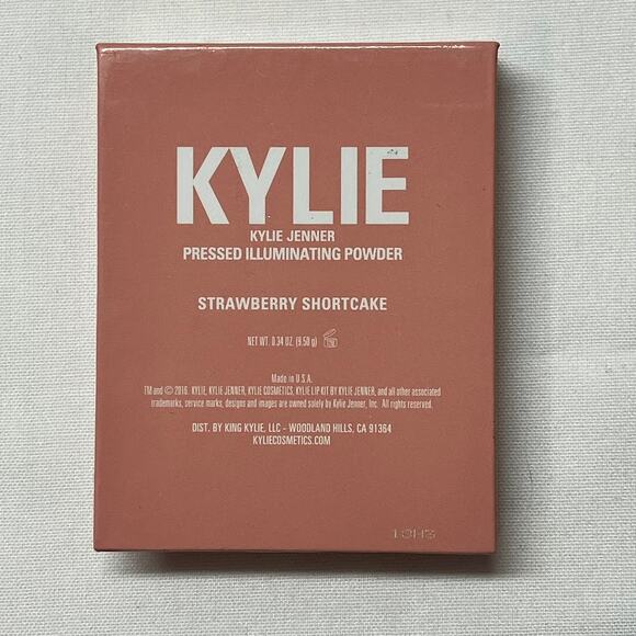 Kylie Jenner KYLIGHTER Pressed Illuminating Powder STRAWBERRY SHORTCAKE - Picture 1 of 5